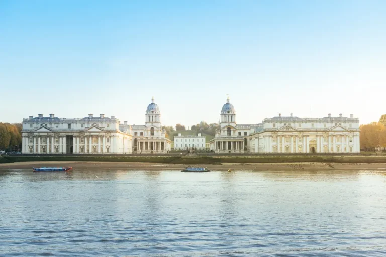 Thames River Sightseeing royal naval college greenwich.jpg