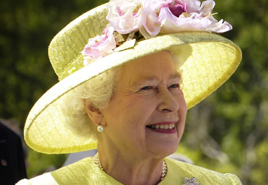 Thames River Sightseeing Queen.png