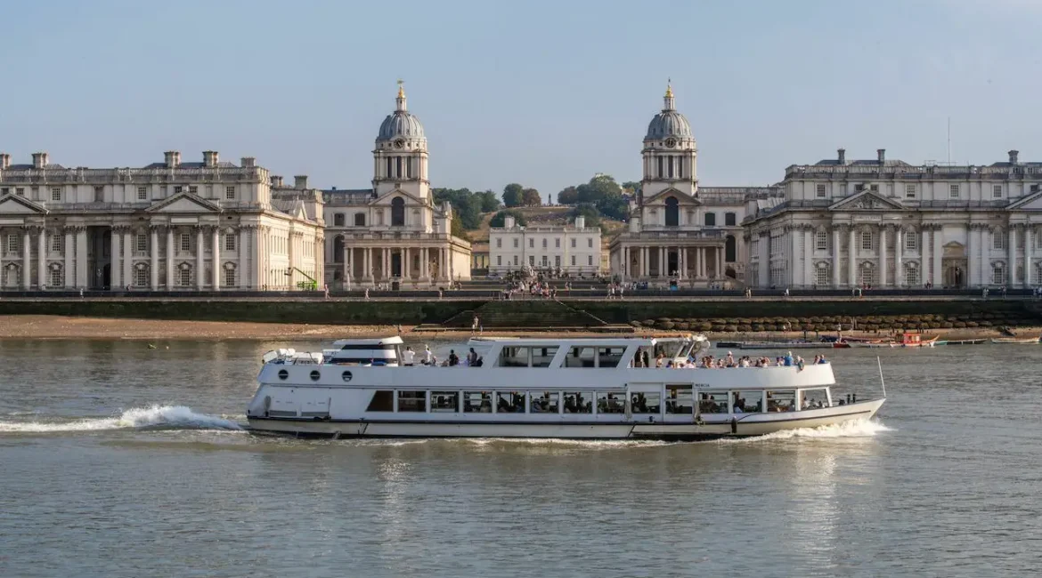 Thames River Sightseeing cruise guide
