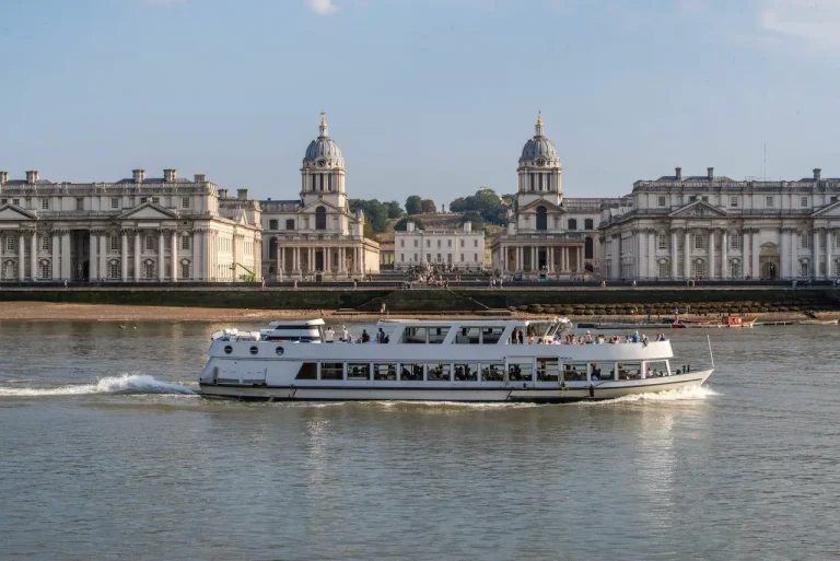 Thames River Sightseeing cruise guide